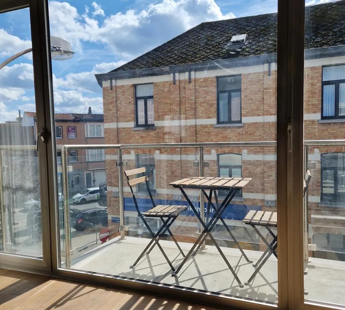 Fully Equiped 100 M2 Appt With The Perfect Location Lägenhet Vilvoorde Belgien